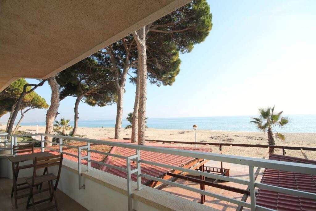 Apartamento Con Vistas Al Mar En Камбрильс Экстерьер фото